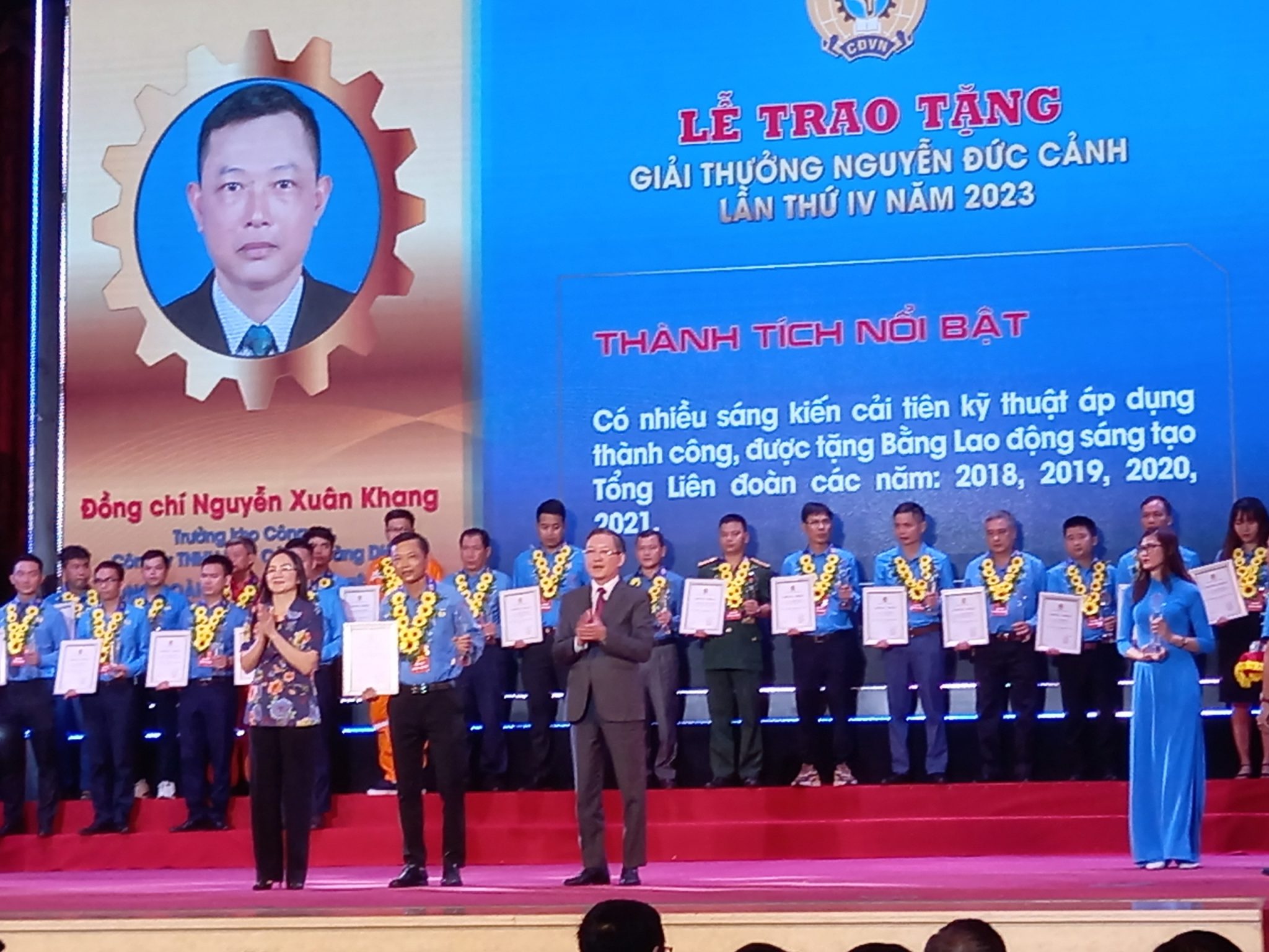 Công nhân lao động tiêu biểu của Cảng Hải Phòng là đại diện duy nhất của VIMC được vinh dự đón nhận Giải thưởng Nguyễn Đức Cảnh lần thứ IV năm 2023